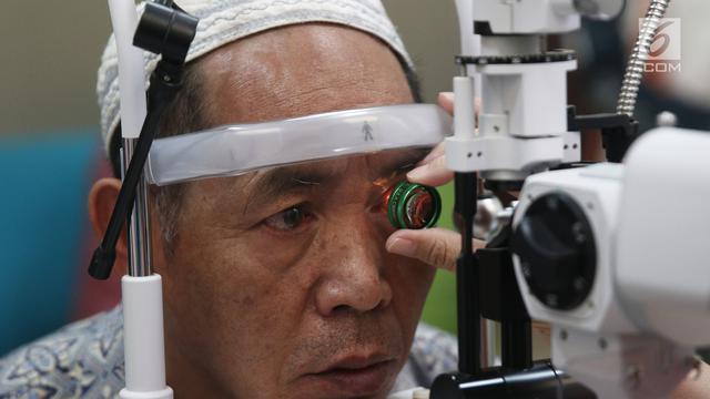 RS EMC Sentul Gelar Bakti Sosial Operasi Katarak Gratis