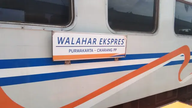 Kereta Api (KA) Lokal Walahar kembali melayani masyarakat mulai 1 Januari 2021.