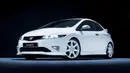 Civic Type R FN2 merupakan versi Eropa dan Internasional dari Civic Type R FD2. Keduanya berada di generasi yang sama. Berbeda dengan FD2 yang bermodel sedan empat pintu, FN2 terlihat sesuai dengan heritage Civic Type R yang selalu berbentuk hatchback. Mesinnya menggunakan unit serupa yaitu K20A 2.000cc 4-silinder VTEC dengan tenaga yang lebih kecil, yaitu 198 Hp dan torsi 193 Nm. (Source: autoevolution.com)