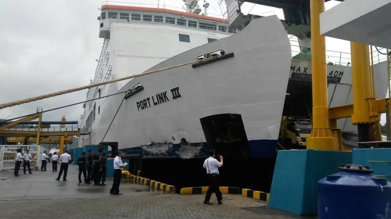 Kondisi Kapal Port Link usai menabrak Dermaga III Pelabuhan Merak