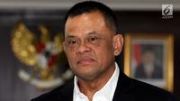 Mantan Panglima TNI Jenderal (Purn) Gatot Nurmantyo memberikan keterangan seusai bertemu Ketua MPR Zulkifli Hasan di Kompleks Parlemen, Senayan, Jakarta, Selasa (8/5).  (Liputan6.com/Johan Tallo)