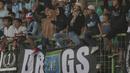 Dukungan fans Persela Lamongan saat timnya melawan Bhayangkara FC pada lanjutan Liga 1 2017 di Stadion Patriot, Bekasi, (27/10/2017). Bhayangkara menang 3-1. (Bola.com/Nicklas Hanoatubun)