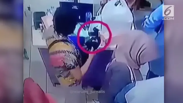 VIDEO: Terciduk! Wanita Curi HP di Mal Depok