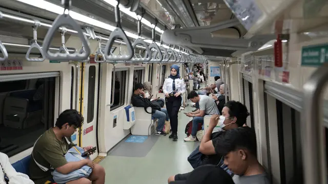 Pengguna LRT Jabodebek yang menjalankan puasa Ramadan boleh berbuka puasa di dalam rangkaian kereta dan area stasiun.