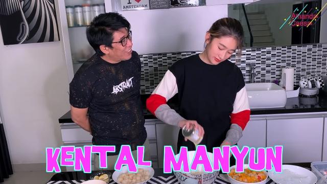 7 Momen Kompak Parto Patrio dan Amanda Caesa Bikin Salad Buah