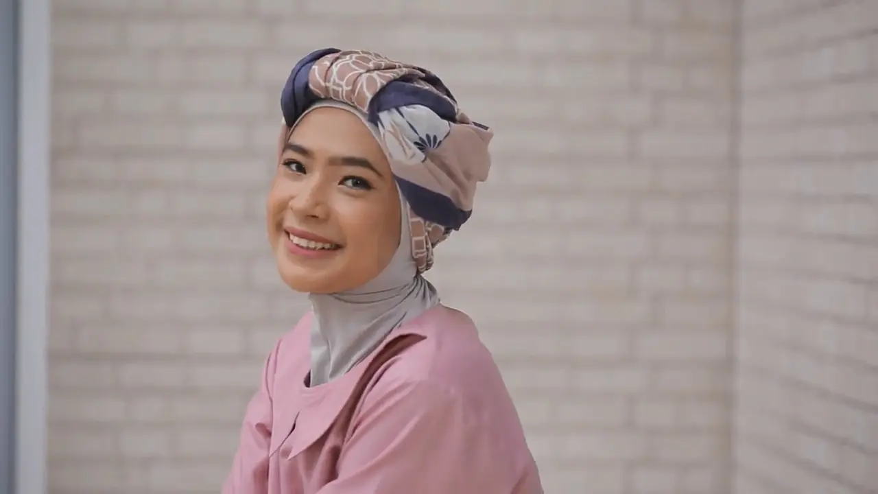 Inspirasi Gaya Hijab Persegi untuk Berbuka Bersama