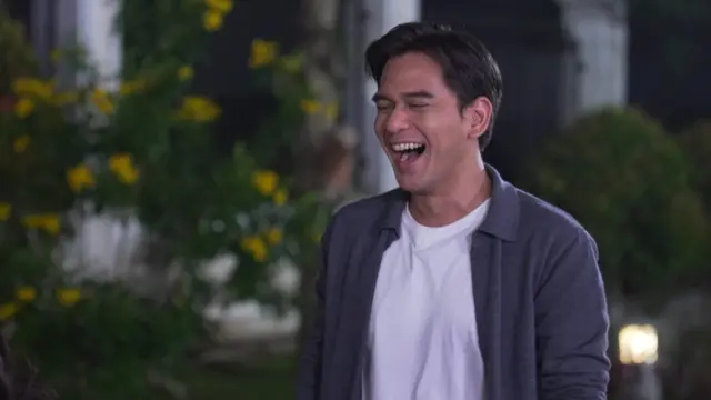 Di Antara Dua Cinta