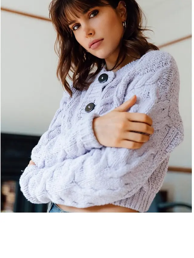 7 Pesona Phoebe Torrance, Gebetan Brooklyn Beckham yang Mirip Victoria Beckham