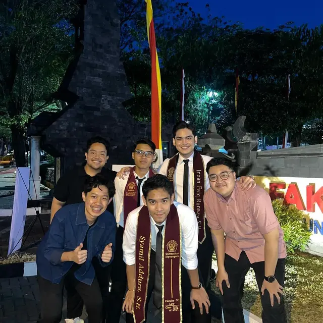 6 Potret Irzan Faiq Lulus Sidang Skripsi, Tempuh Pendidikan di Jurusan Hukum Undip