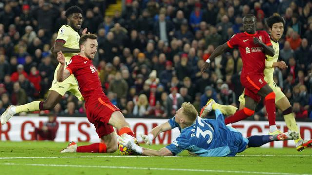 FOTO: Liverpool Bantai Arsenal 4-0