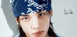Jeans pilihan Hyunjin Stray Kids sudah hadir di Indonesia (Guess)