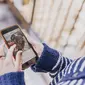 Banyak selfie, foto traveling, atau foto-foto hobi yang dilakukan? Feed Instagram seseorang bisa gambarkan bagaimana kepribadian mereka. Penasaran seperti apa? Simak berikut ini. (Foto: Unsplash)