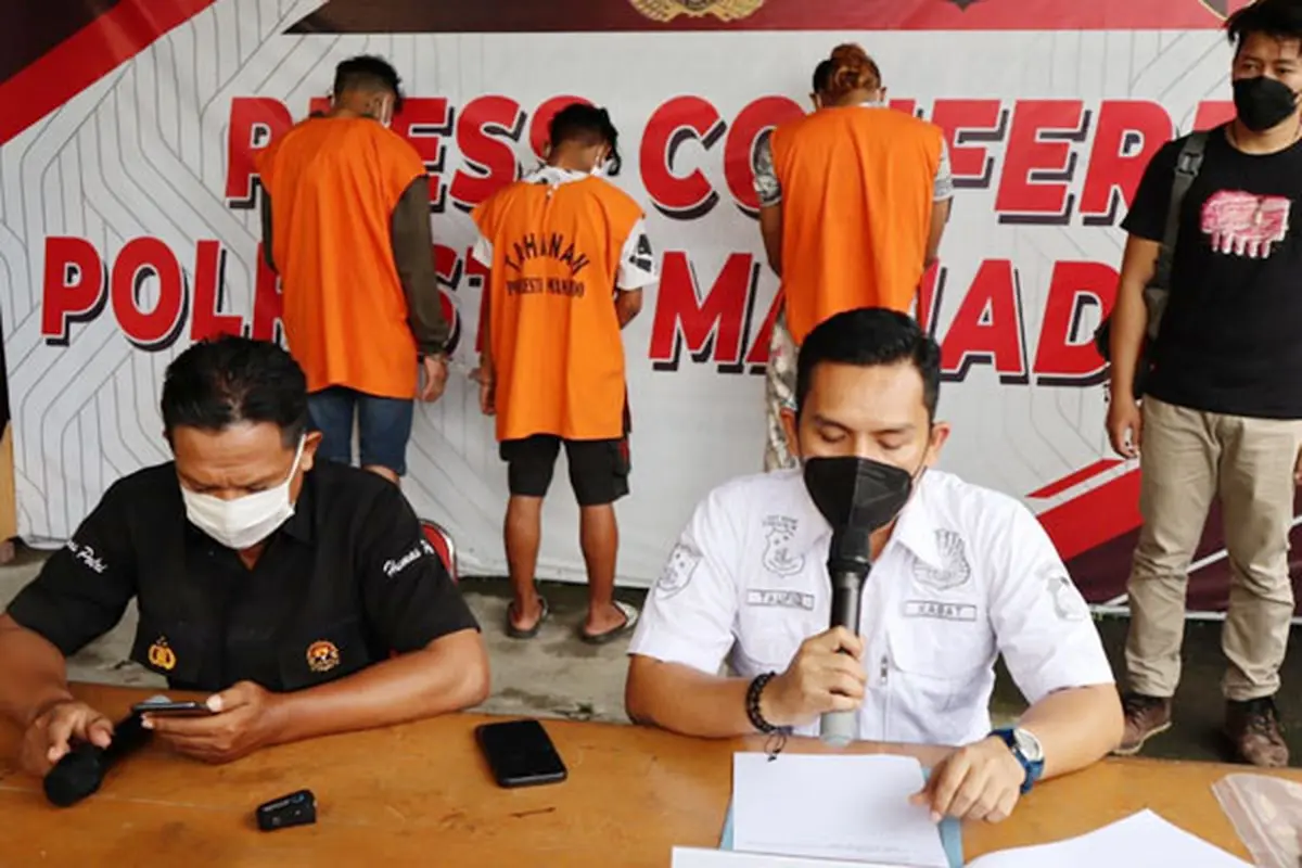 Kasat Reskrim Polresta Manado Kompol Taufiq Arifin saat jumpa pers di Mapolresta Manado, pada Jumat (25/2/2022) sore.
