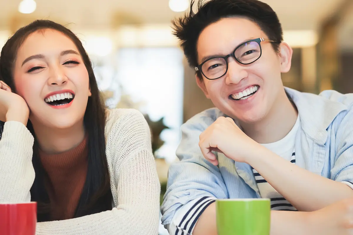 perempuan dan pasangan april 7
