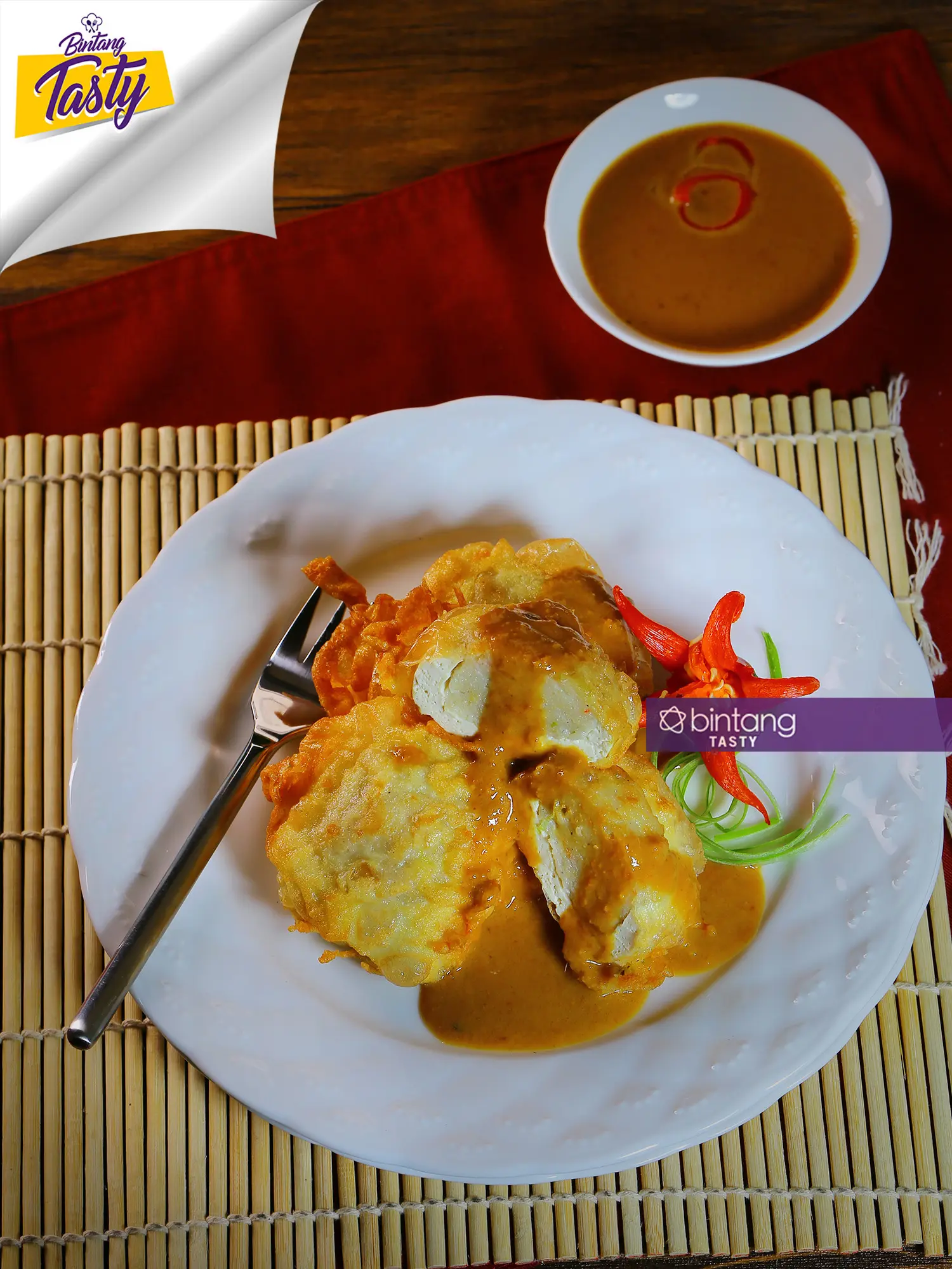 Tahu seafood sambal kacang. (Fotografer: Adrian Putra/DI: M. Iqbal Nurfajri/Chef: Arum Sari)