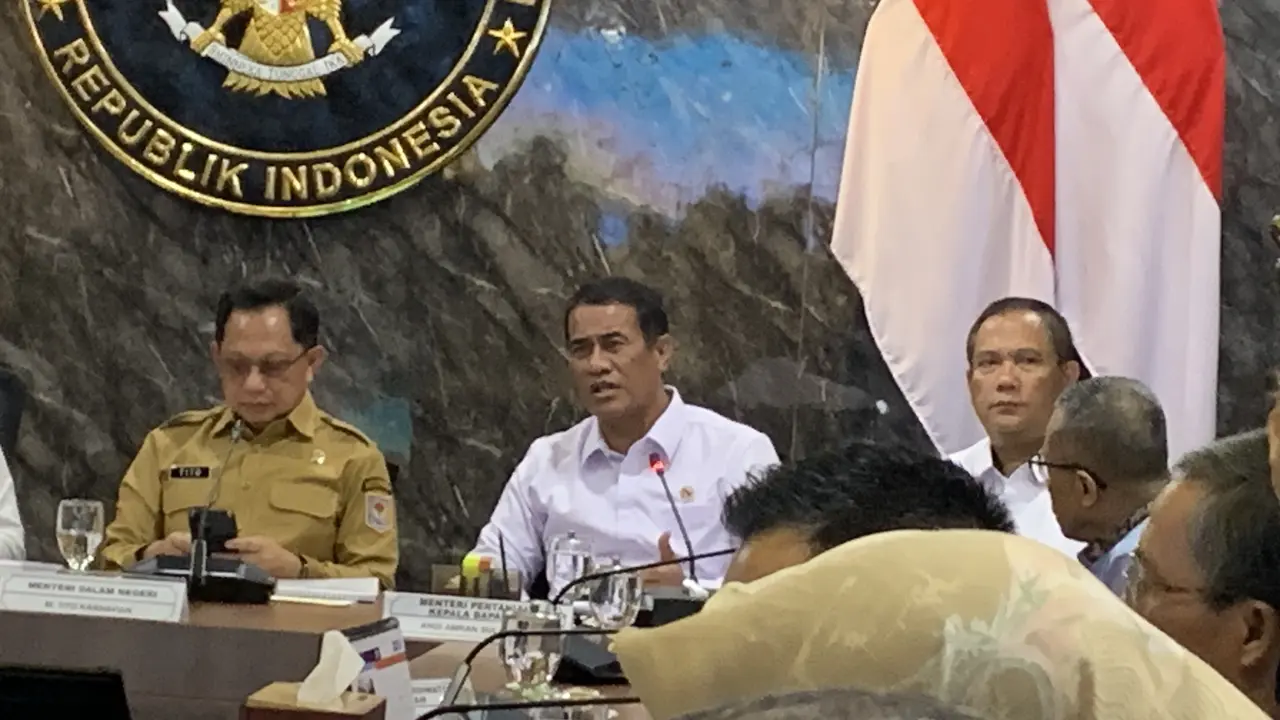 Menteri Pertanian Andi Amran Sulaiman beberkan keadaan pangan Indonesia usai rapat koordinasi terkait ketahanan pangan di Jakarta, Senin (26/10/2026).
