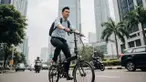 Rekomendasi Sepeda Lipat Harga 2 Jutaan Terbaik di 2026 untuk Bike to Work. Foto: Gemini (© 2026 Liputan6.com)