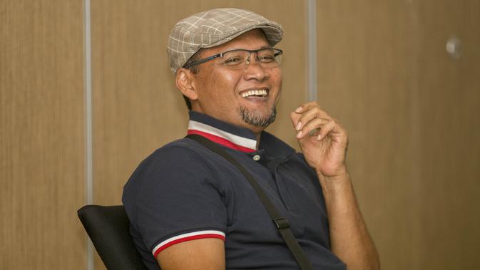 Mantan pemain Timnas Indonesia, Sudirman, menghadiri acara diskusi Bincang Taktik di Kantor Bola.com, Jakarta, Rabu (16/11/2016). (Bola.com/Vitalis Yogi Trisna)