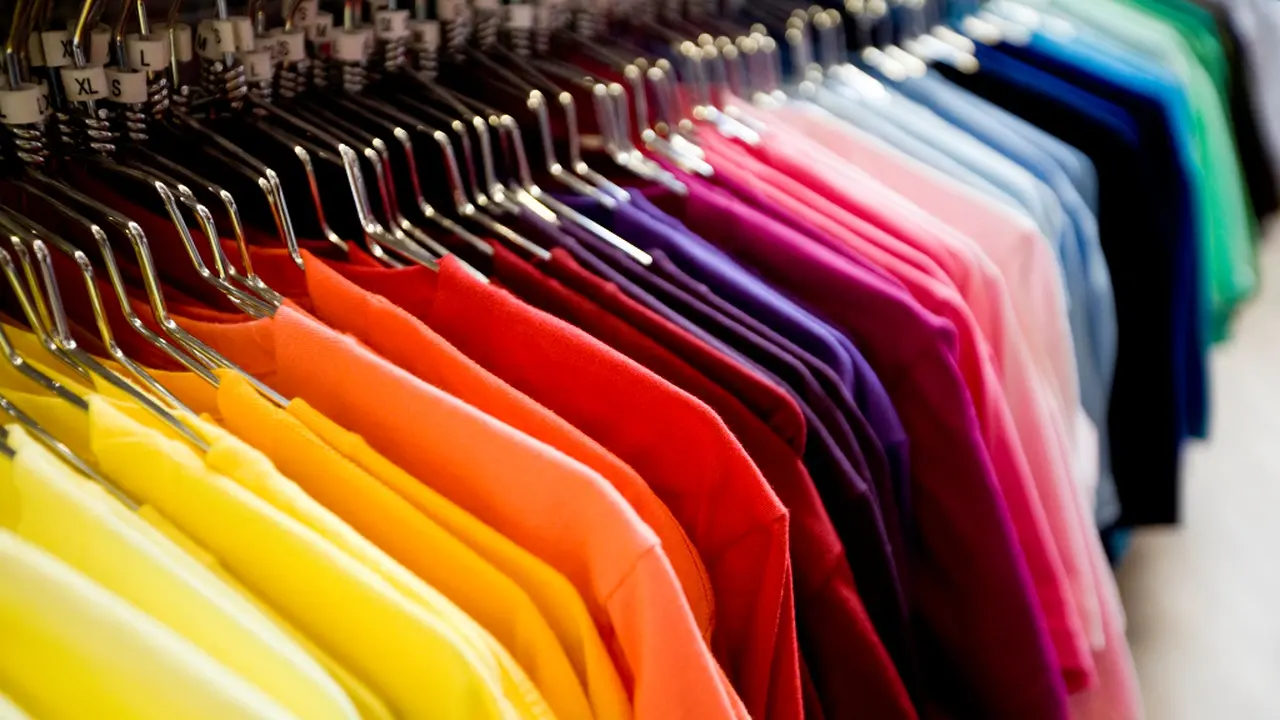 3 Warna Baju Ini Bikin Harimu Berwarna