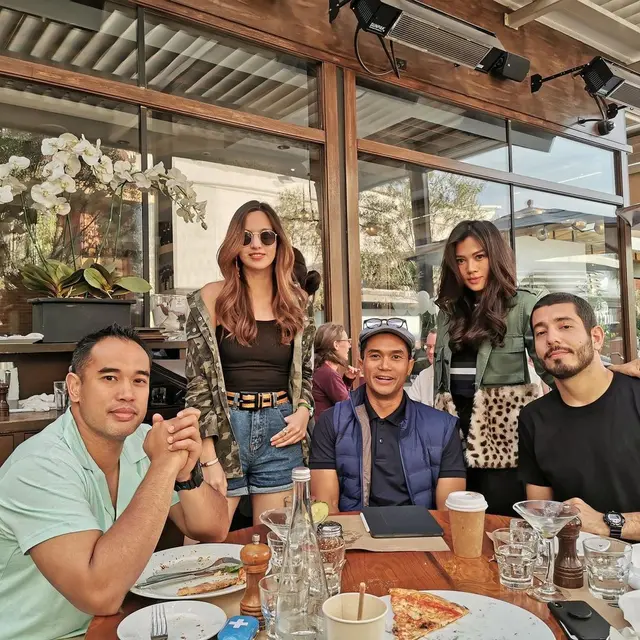 7 Potret Nia Ramadhani Bareng Adinda Bakrie yang Kerap Tampil Kompak