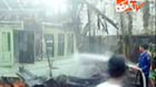 Gara-gara Petasan, Rumah Hangus Terbakar