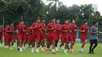Timnas Indonesia U-22 menggelar latihan perdana di Lapangan A Kompleks Gelora Bung Karno (GBK) pada Rabu (1/3/2023). (dok. PSSI)