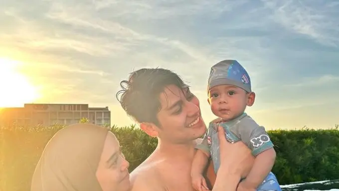 Potret Lesti Kejora dan Rizky Billar bersama Fatih (Sumber: Instagram/lestikejora)