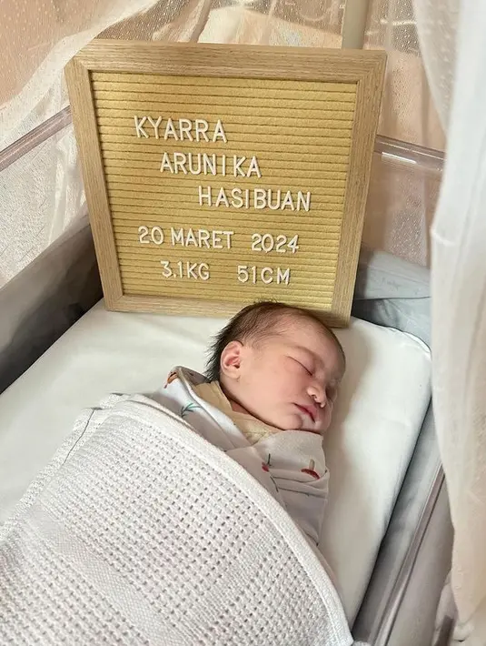 Dalam unggahan di media sosial, putrinya diberi nama Kyarra Arunika Hasibuan. Dengan berat 3,1 kilogram, 51 sentimeter. [@yakuphasibuan]
