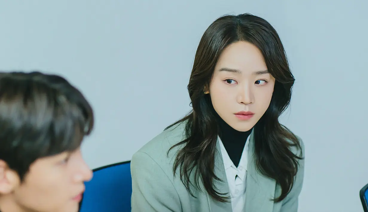<p>Shin Hye Sun berterima kasih kepada semua aktor serta sutradara, penulis naskah, semua staf, dan personel terkait yang bekerja keras untuk drama ini. "Saya berharap drama ini bisa membuat semua orang bahagia," kata dia. (Foto: Instagram/ jtbcdrama)</p>