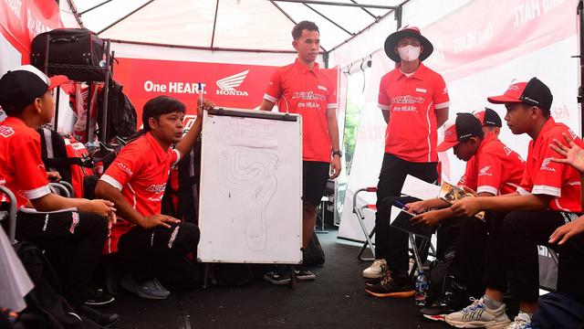 Astra Honda Racing School (AHRS)