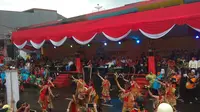 Warga Kota Bogor memadati Jalan Surya Kencana tempat digelarnya Festival Cap Go Meh, Jumat (2/3/2018). (Liputan6.com/Achmad Sudarno)