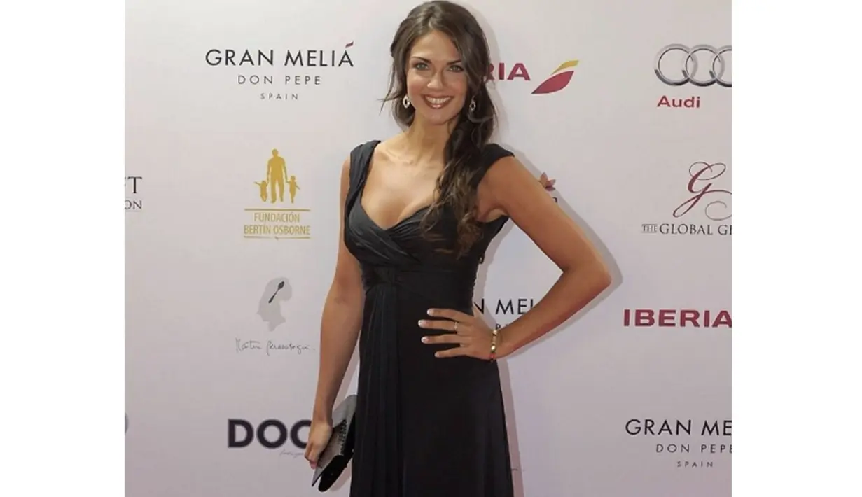 Lorena Bernal pasangan dari Mikel Arteta, model blasteran Argentina-Spanyol ini adalah model, TV host dan artis. Dia pernah membintangi serial CSI: Miami  dan juga terpilih sebagai Miss Spanyol 1999. (photo/Instagram)