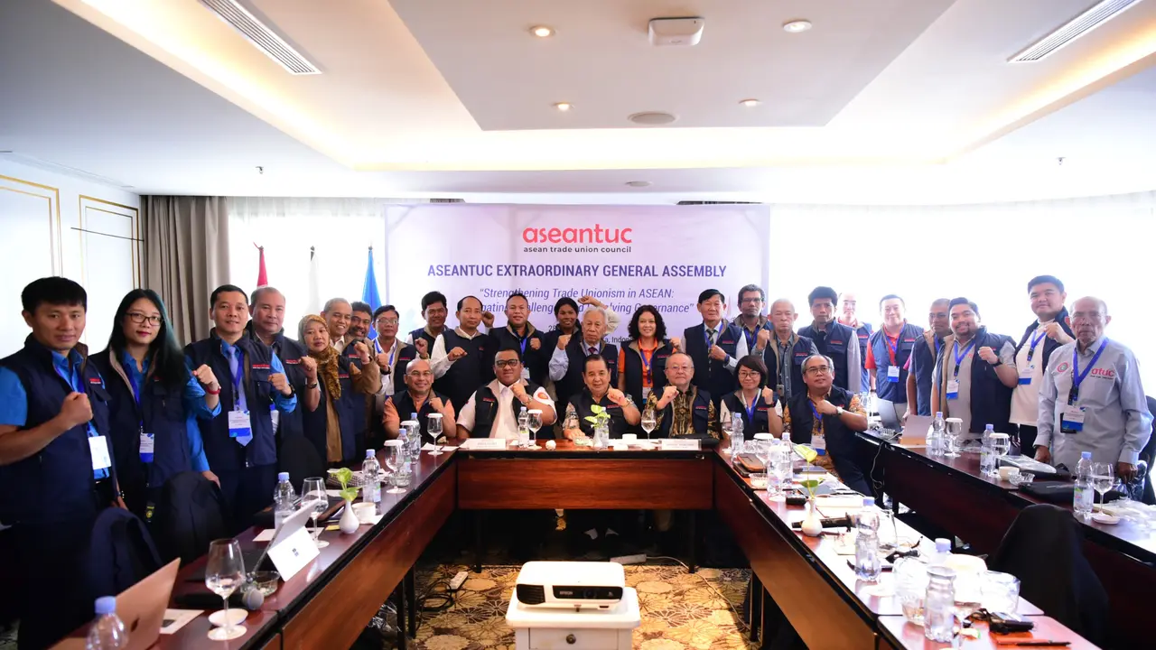 Presiden ASEAN Trade Union Council (ATUC) Andi Gani Nena Wea resmi membuka pertemuan tahunan ATUC