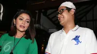 Kristina enggan menjawab status kedekatan dirinya dengan Gus Anom, Jakarta, Selasa (1/10). Kristina mengaku ikut meeting dengan Gus Anom yang akan menggelar pengajian di berbagai daerah. (Liputan6.com/Herman Zakharia)