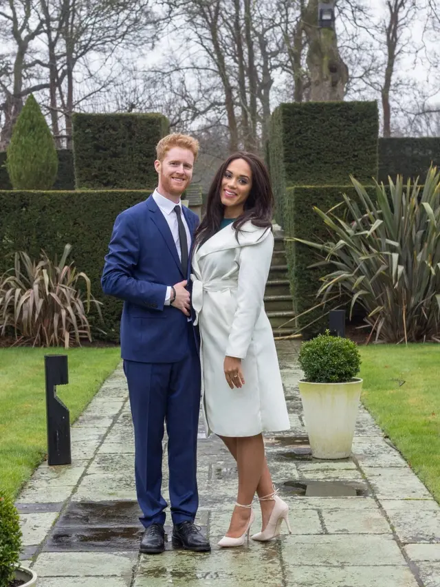 Potret Olivia Marsden kembaran Meghan Markle