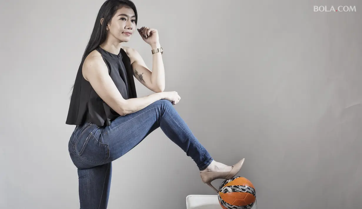 Fithri Syamsu atlet futsal Indonesia, dalam sesi foto setelah acara KLY Lounge di Redaksi KLY, Rabu (28/11/2018) Jakarta. (Bola.com/Peksi Cahyo)