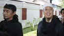 Penyanyi religi itu hanya minta didoakan yang terbaik sambil berjalan menuju ruang sidang di Pengadilan Agama Jakarta Timur, Rabu (11/4/2018). (Adrian Putra/Bintang.com)