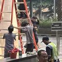 Mobil Tabrak Kaca Gedung di SCBD, Pengunjung Sempat Heboh