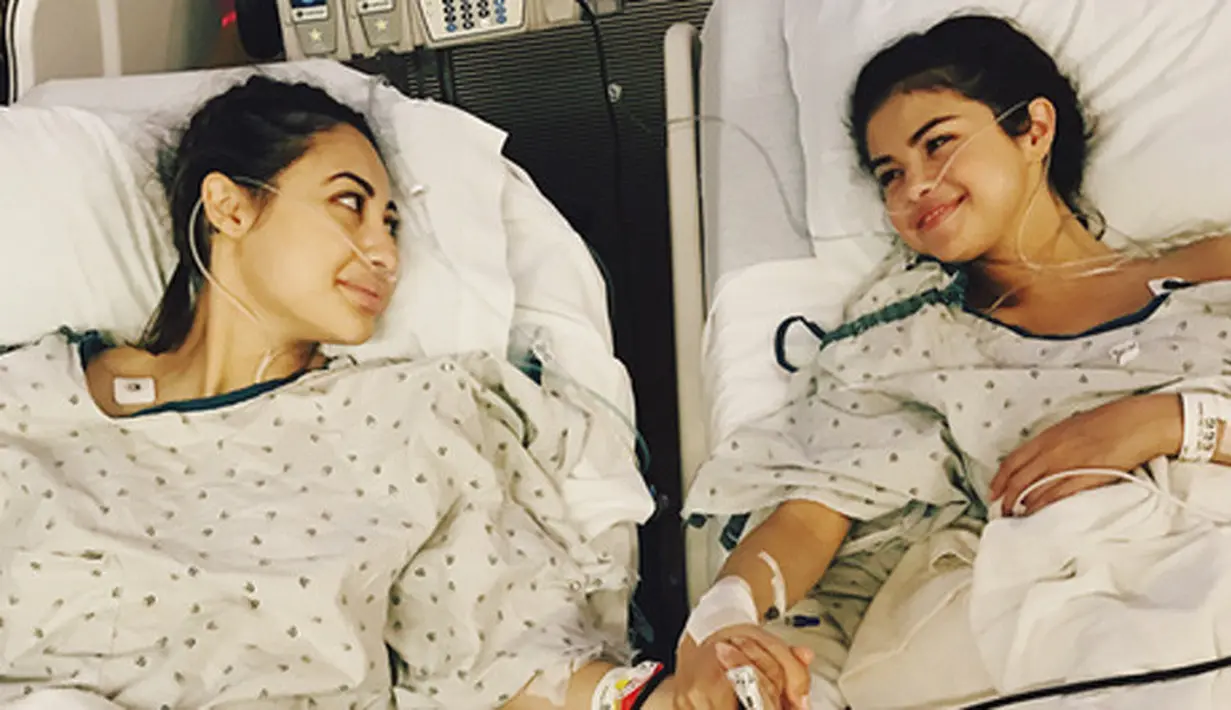 Perjuangan Selena Gomez saat melawan penyakit lupus beberapa waktu lalu memang sangat menyedihkan. Pasalnya setelah itu ia juga mengalam gangguan kejiwaan yang membuatnya harus direhabilitasi. (Instagram/selenagomez)