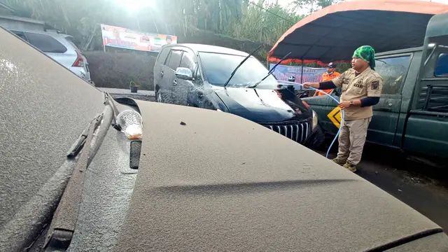 Gunung Marapi Kembali Muntahkan Material Vulkanik