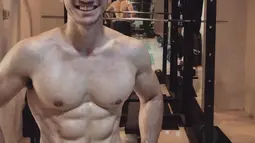Andrew kerap memberikan motivasi dan pesan untuk para followersnya agar rutin berolahraga untuk kesehatan. (Liputan6.com/IG/@andrew.white._)
