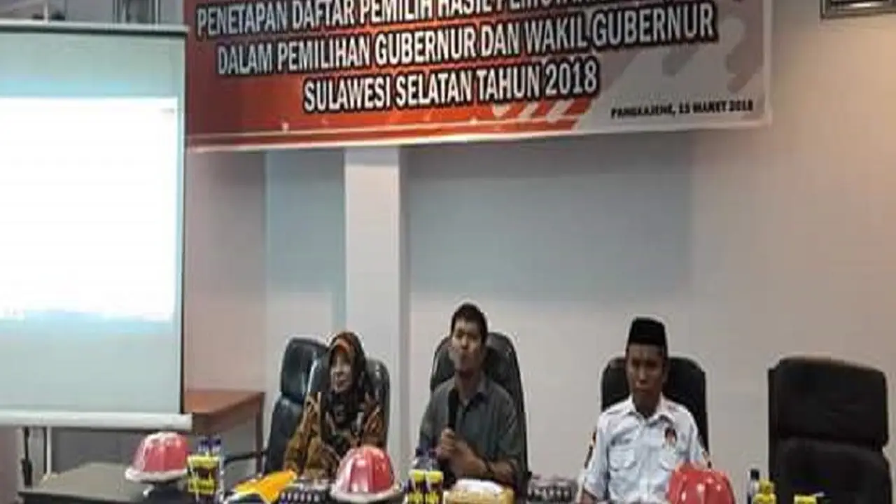 Rapat Pleno di KPUD Pangkep, Sulsel (Liputan6.com/ Eka Hakim)