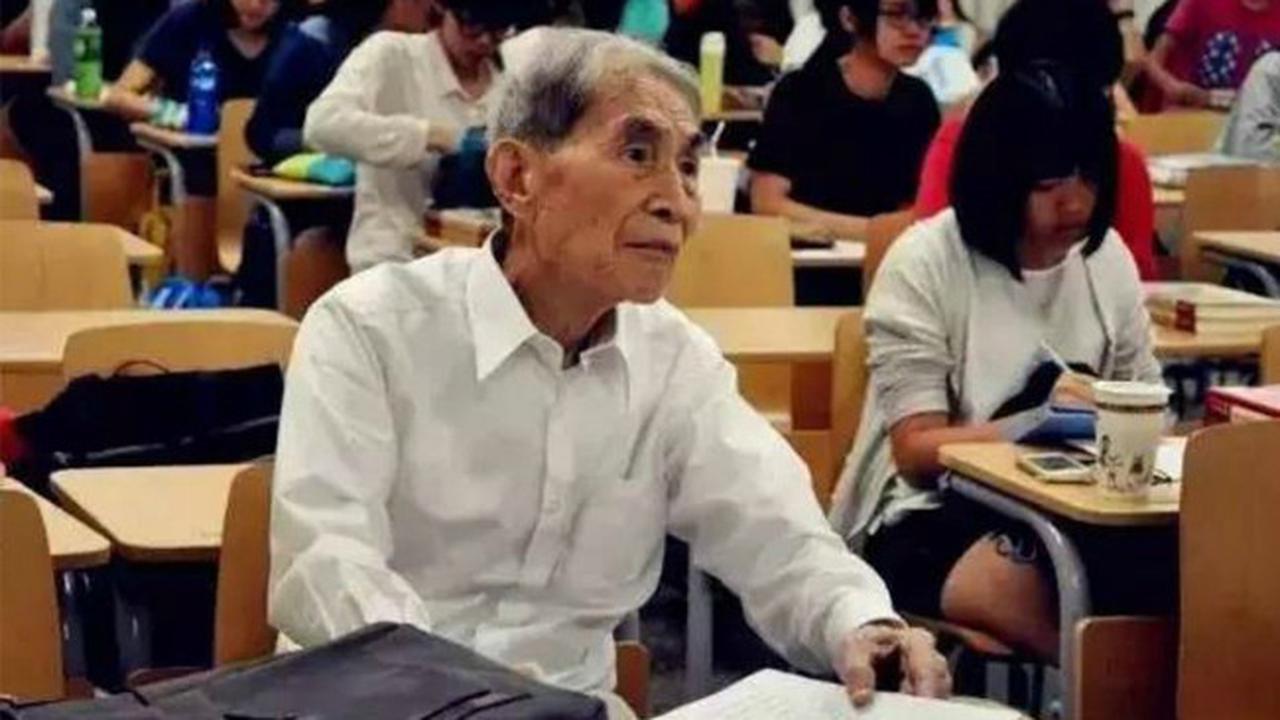 Kakek 105 Tahun Habiskan Sisa Hidup dengan Kuliah S3