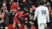 Gol Hugo Ekitike pada menit ke-90+4 menutup keunggulan Liverpool atas Barnsley di putaran ketiga Piala FA Inggris. Tampak dalam foto, striker Liverpool asal Prancis, Hugo Ekitike merayakan golnya saat pertandingan putaran ketiga Piala FA Inggris melawan Barnsley di Stadion Anfield, pada Senin 12 Januari 2026 waktu setempat atau Selasa (13/1/2026) dini hari WIB. (PETER POWELL/AFP)