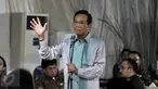 Sri Sultan Hamengkubuwono X memberikan pidato saat acara Halal Bihalal dengan warga Yogya di Jakarta di rumah dinas Wakil Ketua DPD GKR Hemas, Jakarta, Minggu (24/7). (Liputan6.com/Johan Tallo)