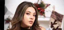 Salah satu look yang banyak dipilih adalah soft caramel makeup, yang dikenal dengan nuansa warna hangat, lembut, dan menyatu sempurna dengan kulit. (foto/dok: freepik/azerbaijan_stockers)