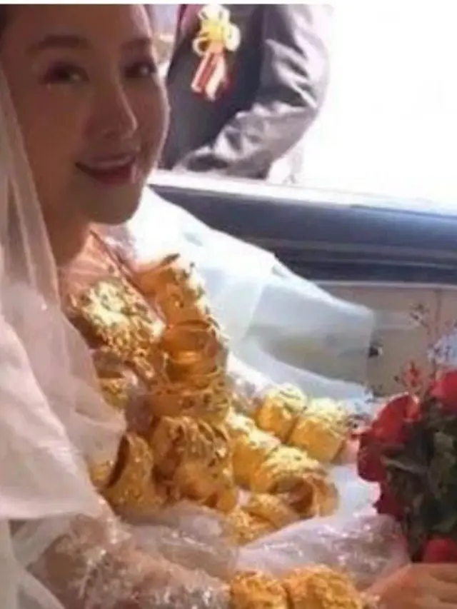 Pengantin Wanita Pakai Emas 60 Kg
