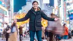 Tengah menempuh pendidikan di Jepang, Jerome Polin sering membagikan aktivitasnya di media sosial. Gaya penampilan mahasiswa jurusan Matematika ini juga sering mencuri perhatian netizen. (Liputan6.com/IG/@jeromepolin)