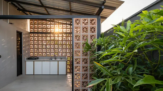 Rumah Sederhana dengan Dapur Semi Outdoor Anti Sumpek (AI)
