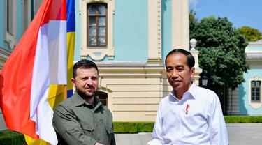 Presiden Joko Widodo atau Jokowi akhirnya bertemu dengan Presiden Ukraina Volodymyr Zelenskyy di Istana Maryinsky, Kyiv, Rabu (29/6/2022).
